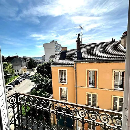 En Plein Centre-ville Gare Darcy Apartment